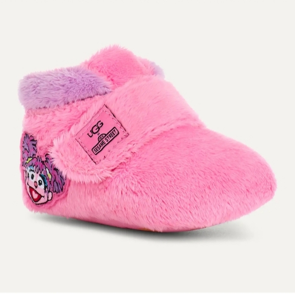UGG Pink Moccasins Cozy Comfort - Picture 1 of 11